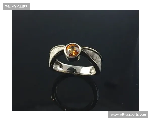 凯尔西订婚戒指设计师揭秘融入橄榄球缝线元素打造独特设计灵感 凯尔西订婚戒指设计师揭秘融入橄榄球缝线元素打造独特设计灵感